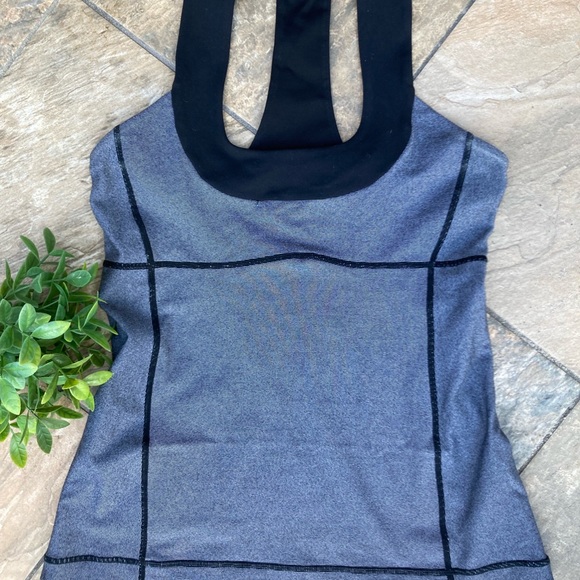 Lululemon tank top. Size 6-8 black/grey. - Picture 2 of 6